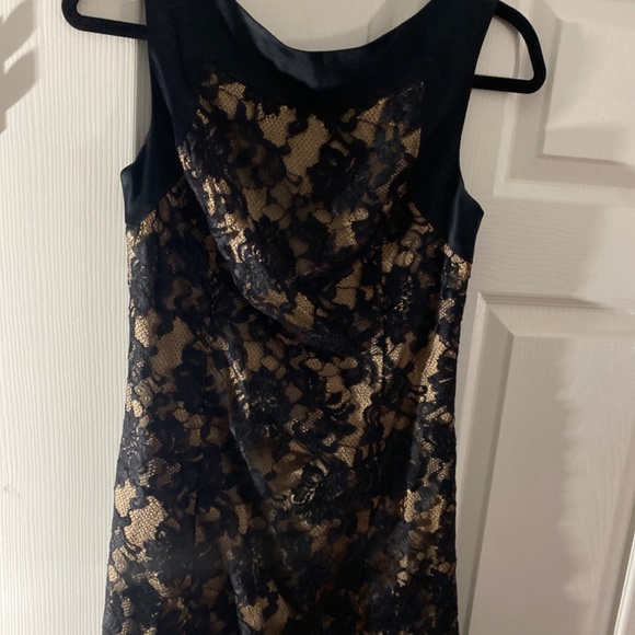 Black lace cocktail dress - Picture 2 of 3